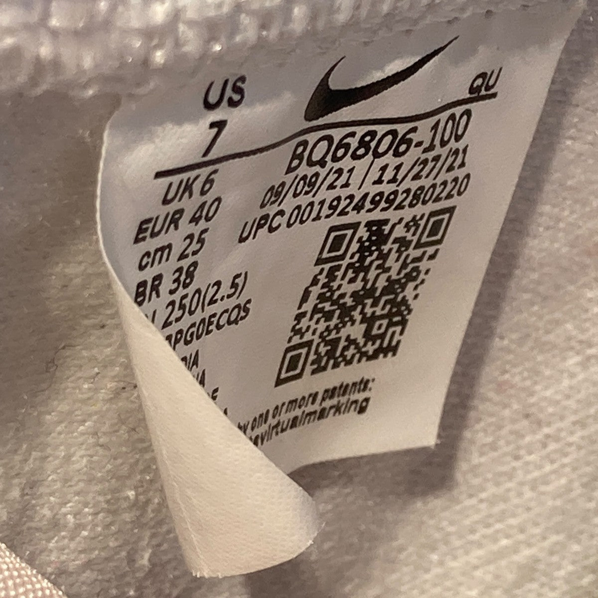 Blazer Mid ’77 VintageハイカットスニーカーBQ6806-100