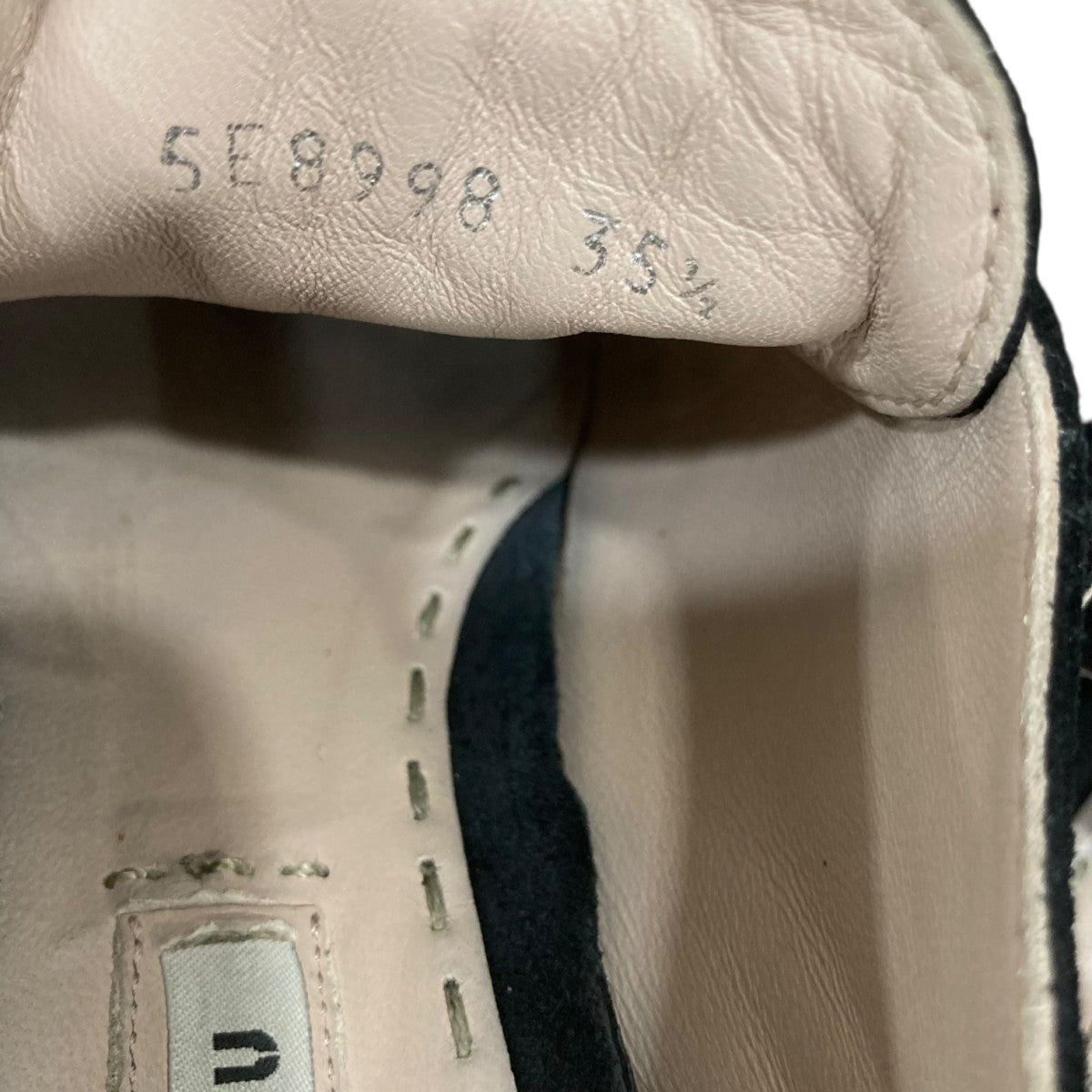 メタリックトゥスニーカー