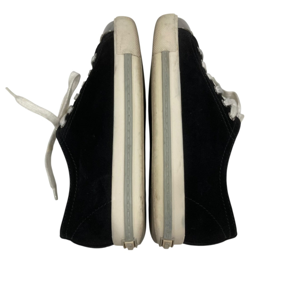 メタリックトゥスニーカー