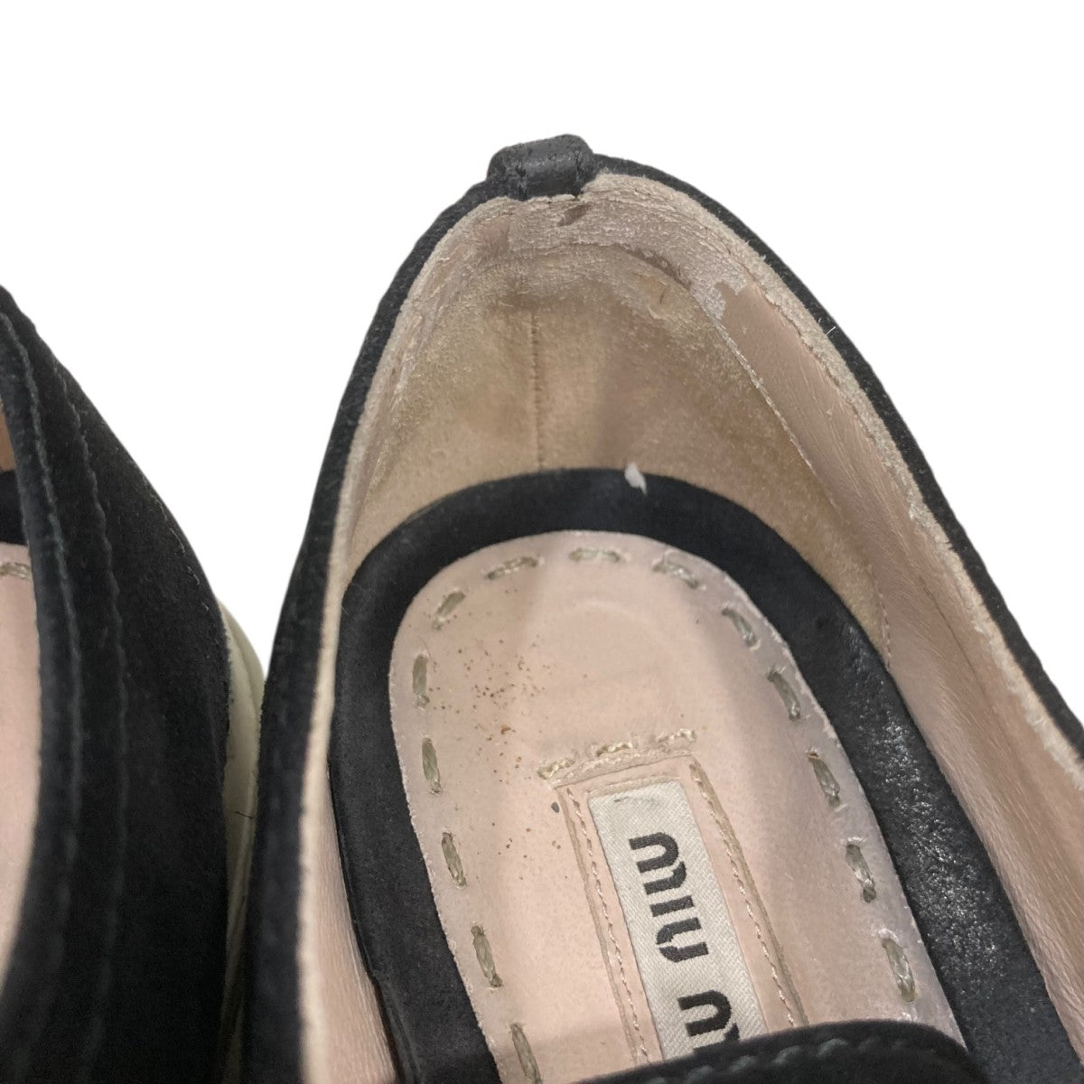 メタリックトゥスニーカー