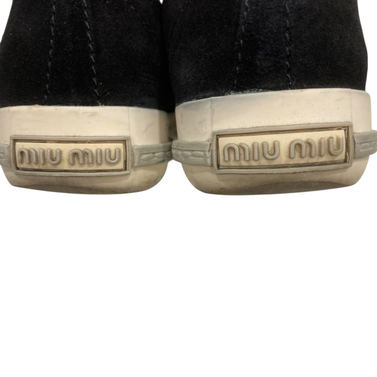 メタリックトゥスニーカー