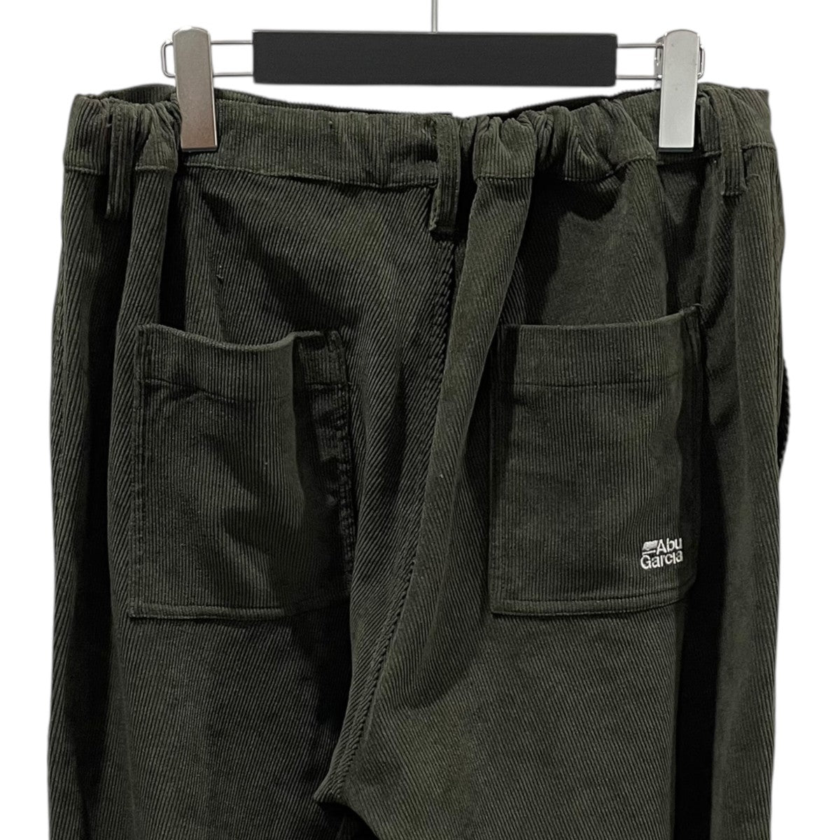 コーデュロイパンツ