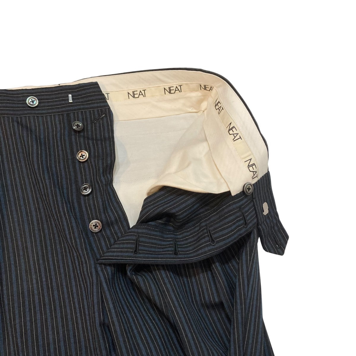 NEAT(ニート) ストライプスラックスパンツ ダークグレー×ブルー サイズ