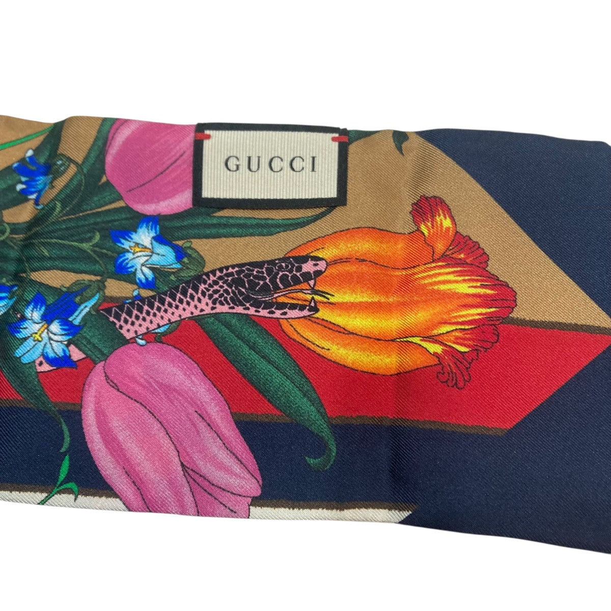 gucci 花柄スカーフ ポニー GUCCI(グッチ) 花柄スカーフ レッド×ダークネイビー｜【公式】カインド