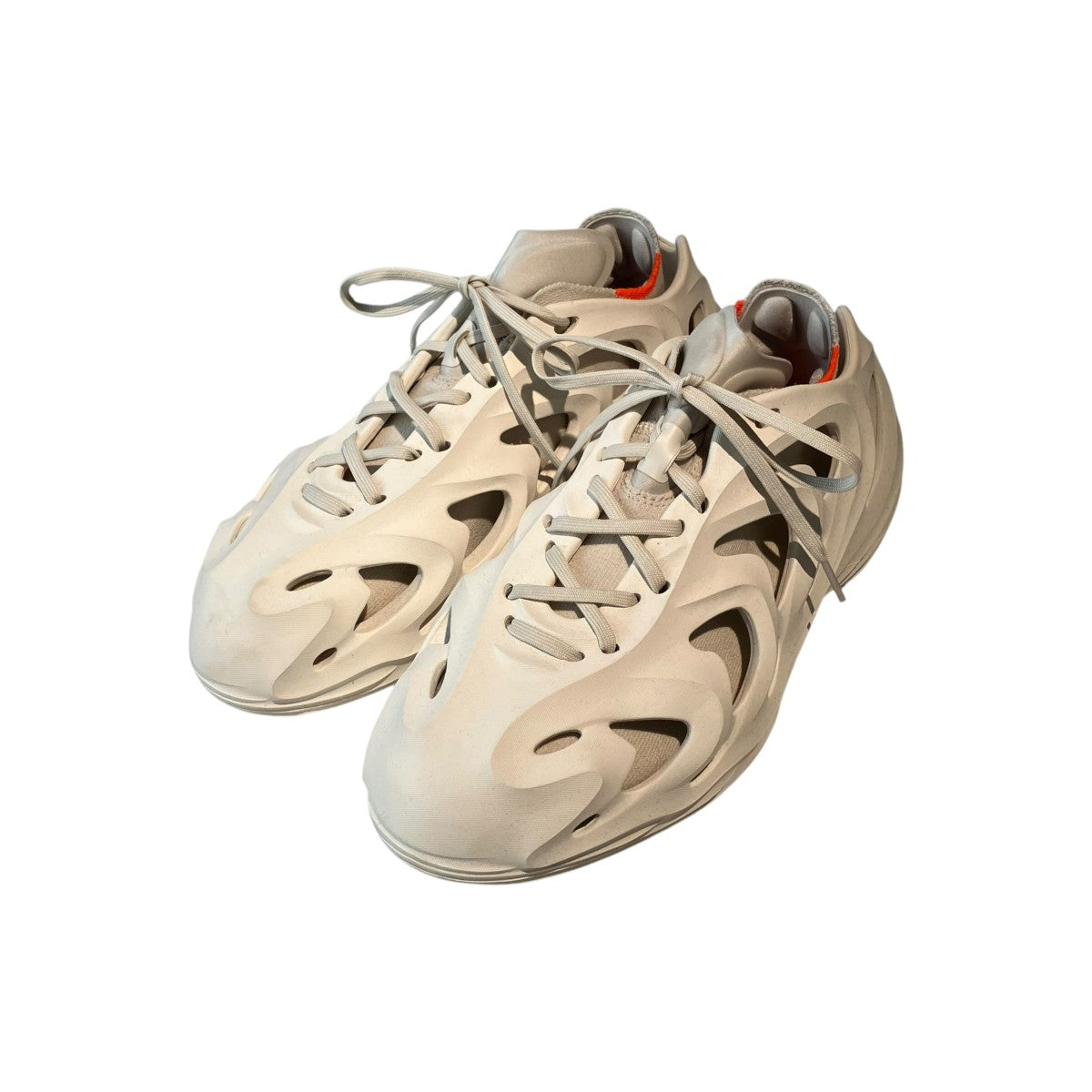 adidas Adifom Q Off WhitスニーカーGY4455 古着・中古-1枚目のアイテム画像