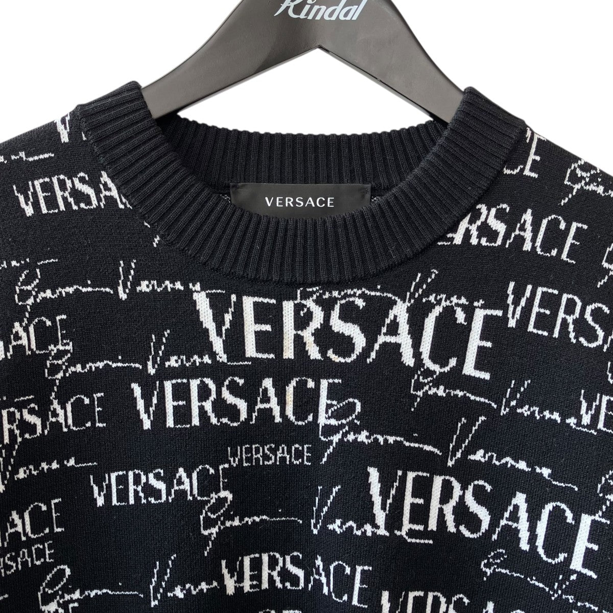 VERSACE(ヴェルサーチ) 総柄ロゴニットセーター1002727 1A01997 