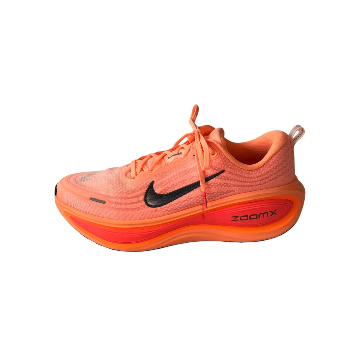 NIKE(ナイキ) VOMERO PLUSスニーカーHV8150-801 HV8150-801 オレンジ