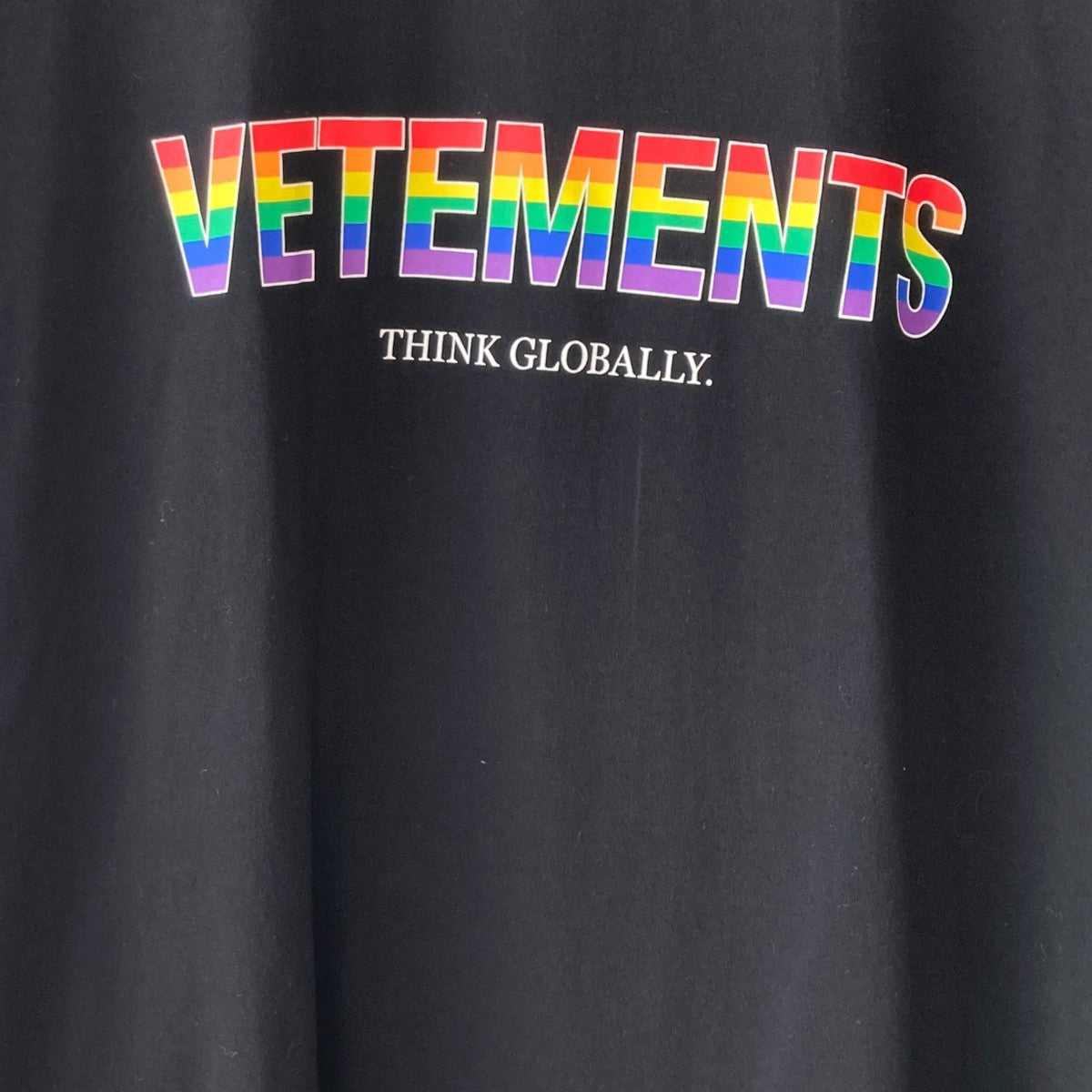 VETEMENTS 21AWRainbow LogoTシャツUA52TR280X 古着・中古-4枚目のアイテム画像