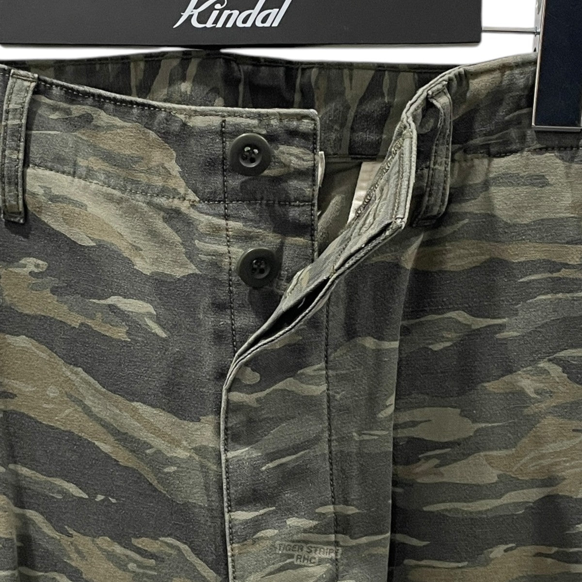 26SS タイガーカモ柄カーゴパンツ Satin-Back Cargo Pants サテンバック カーゴパンツ 4320600110