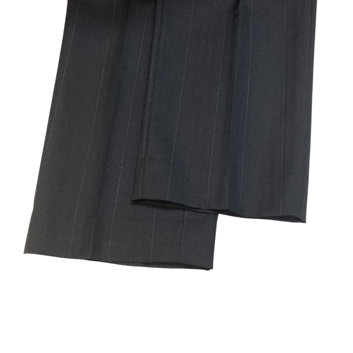 26SSBLUEFACED WOOL TWO-TUCK SLACKSストライプスラックスA26SP02BA