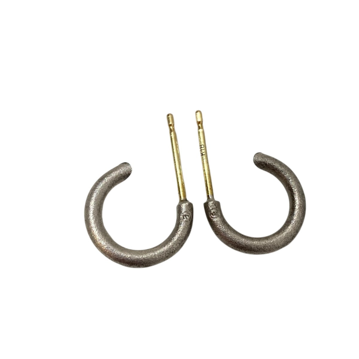 ピアス