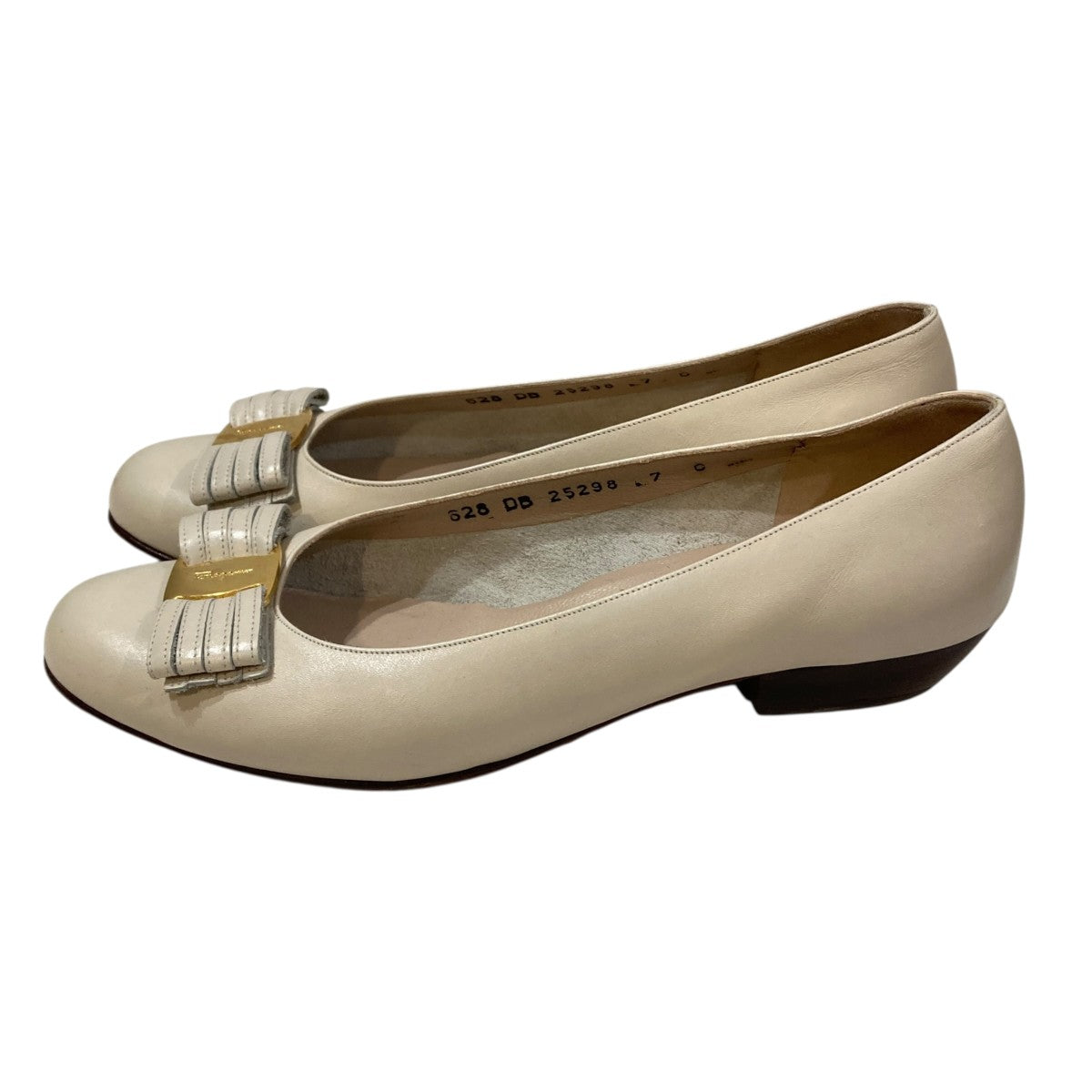 Ferragamo ヴァラ リボンパンプス 古着・中古-2枚目のアイテム画像