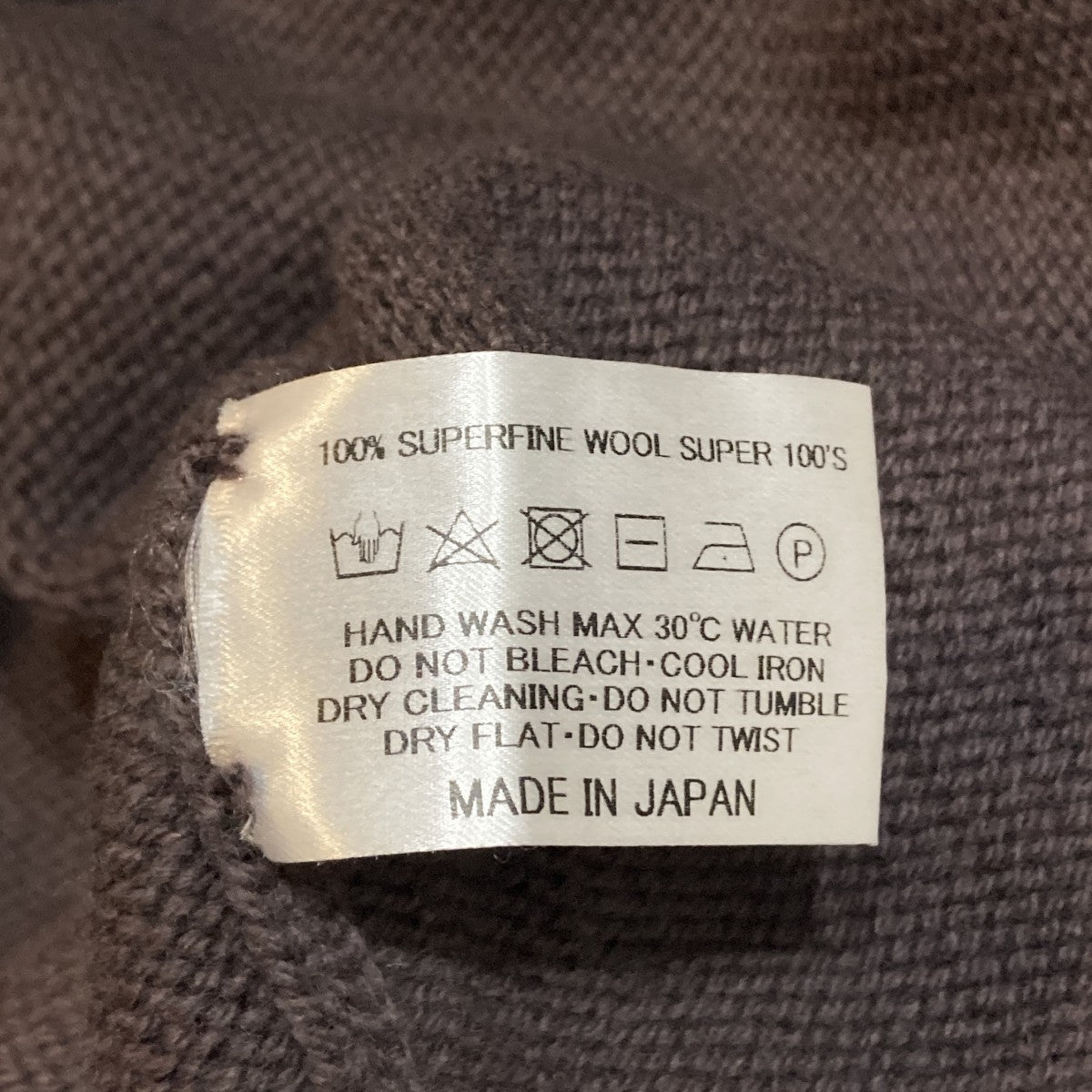 モックネックニット
