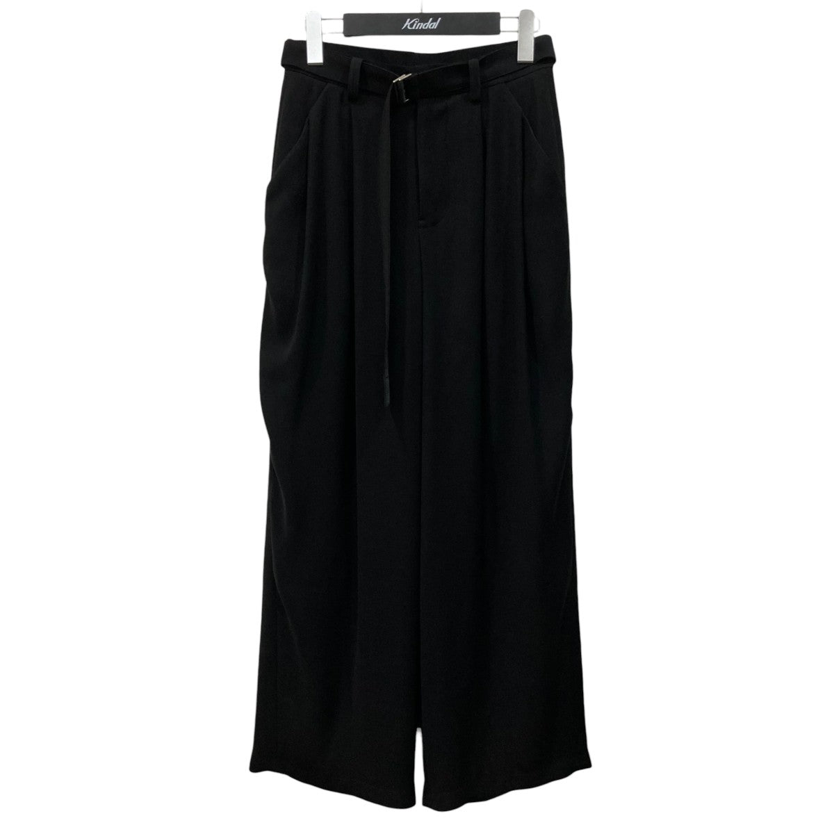 sacai 26AWCrepe Back Satin Pantsスラックス26-08713 古着・中古-1枚目のアイテム画像