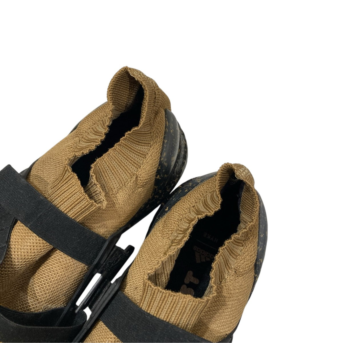 ULTRABOOSTスニーカーFV3906