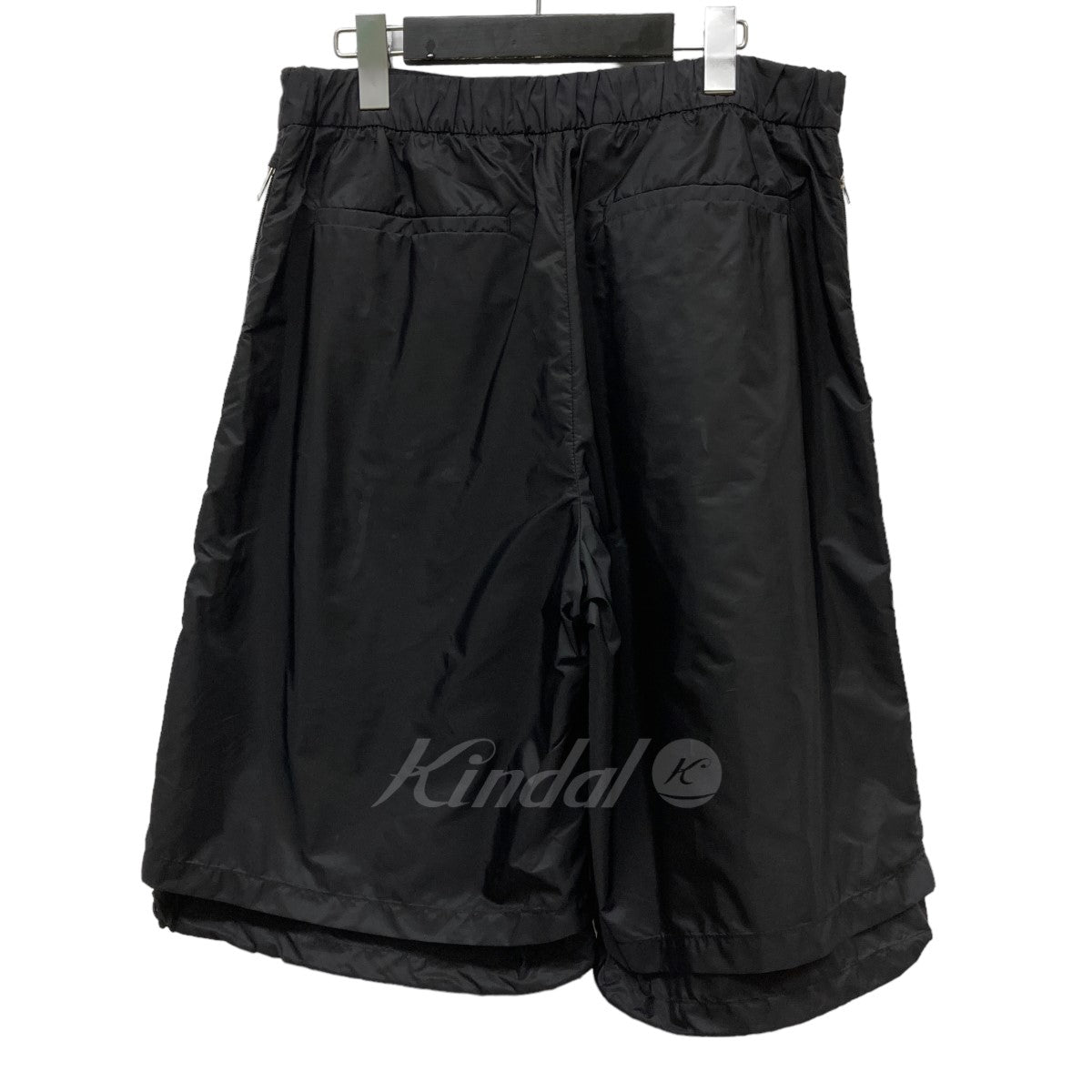 PRADA(プラダ) 「Nylon Side Zip Shorts」 ナイロンショートパンツ SPG79