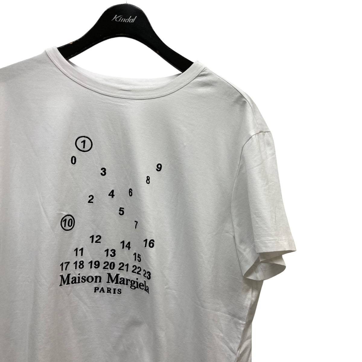 Maison Martin Margiela(メゾンマルタンマルジェラ) 23SSカレンダーグラフィックロゴTシャツS50GC0684  S50GC0684 ホワイト サイズ M｜【公式】カインドオルオンライン ブランド古着・中古通販【kindal】