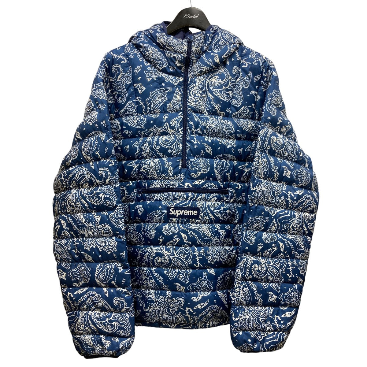 Supreme(シュプリーム) Micro Down Half Zip Hooded Pullover Blue Paisleyバンダナ柄ハーフジップ ダウンジャケット ブルー サイズ M｜【公式】カインドオルオンライン ブランド古着・中古通販【kindal】