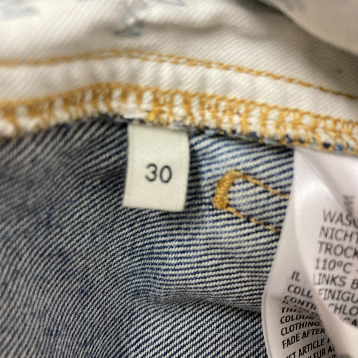 GUCCI(グッチ) ダメージ加工デニムハーフパンツ631181 XDBEU GUCCI(グッチ) ダメージ加工デニムハーフパンツ631181 XDBEU