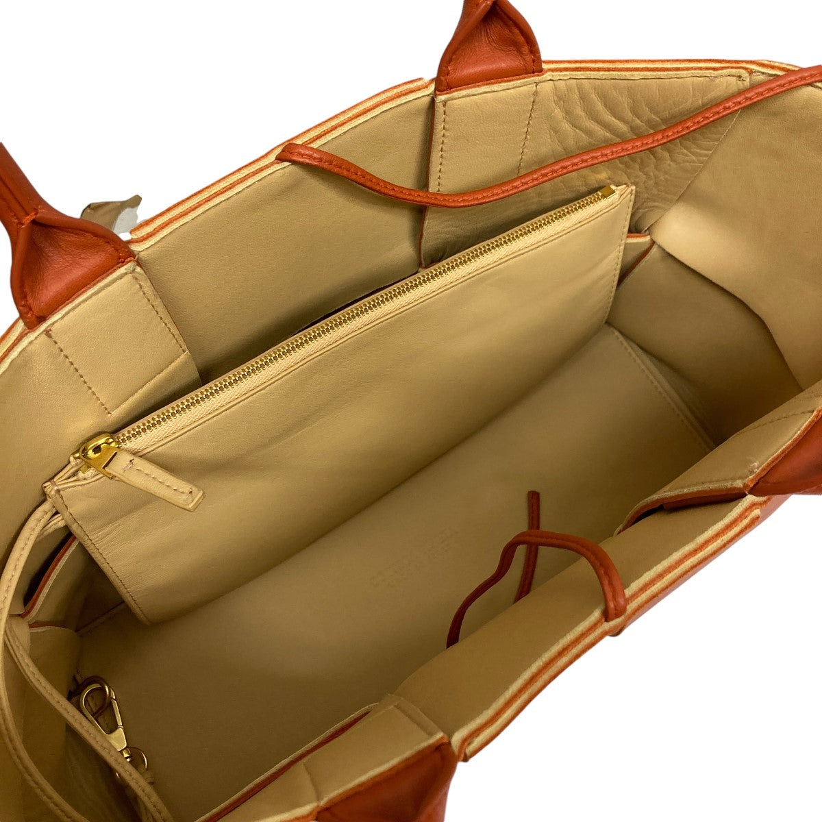 アルコ ミディアムイントレチャートレザートートバッグ