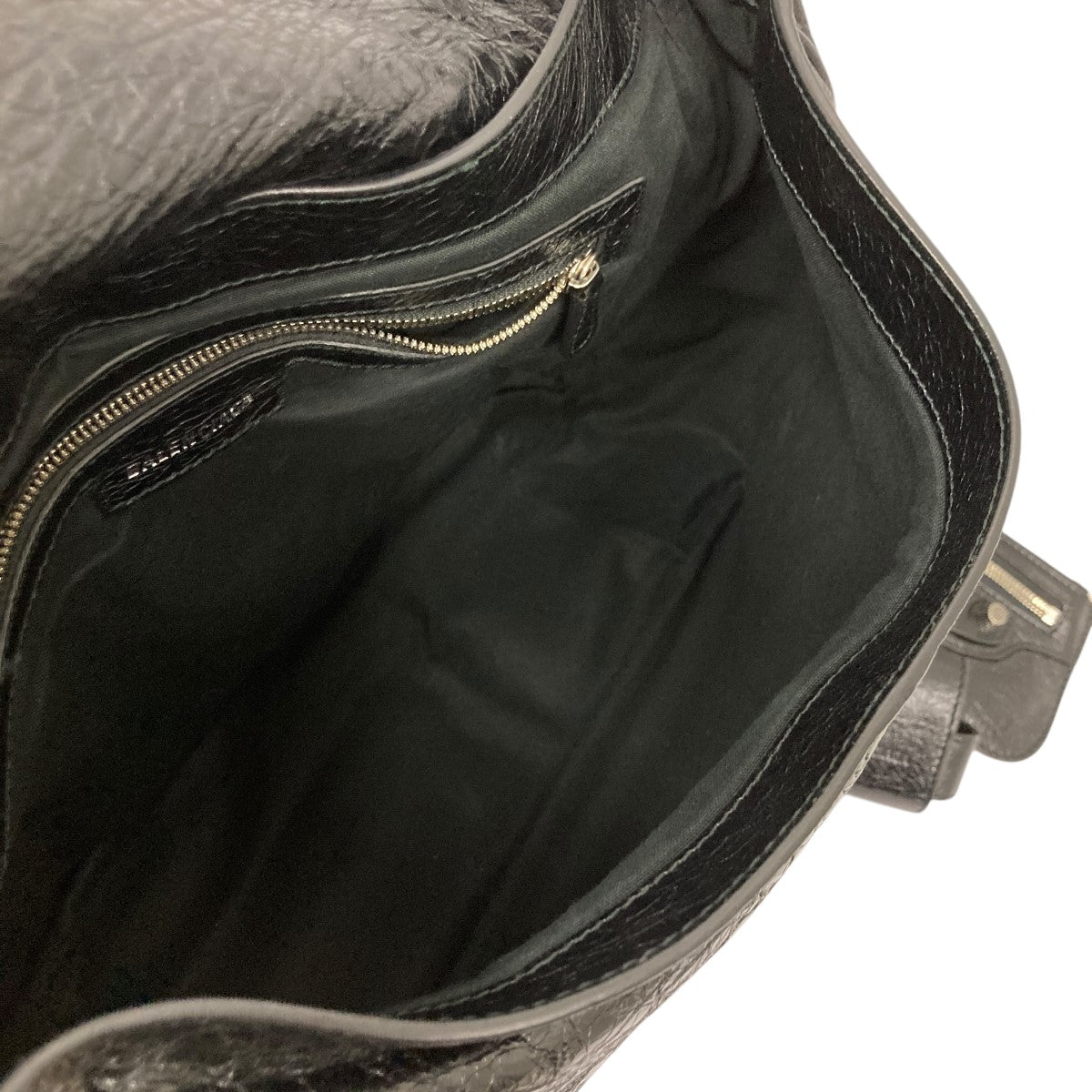 バレンシアガのLE CAGOLE MEDIUM ショルダーバッグです。 BALENCIAGA 古着・中古 バッグ アイテム