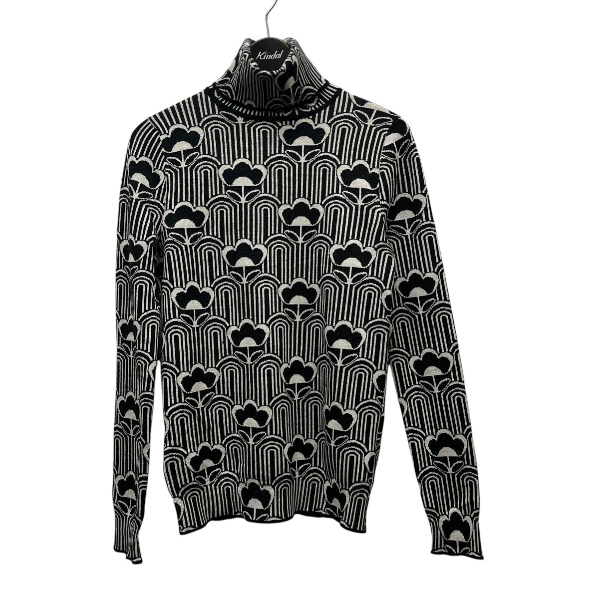 プラダのタートルネック総柄ニット P26421です。 PRADA トップス 古着・中古アイテム