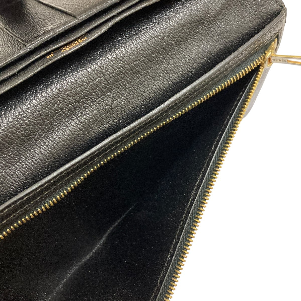 エルメスのベアンスフレ□C刻印 ゴールド金具 アリゲーター長財布です。 HERMES 古着・中古 財布・小物 アイテム