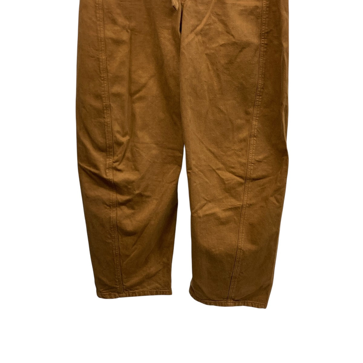ルメールのTWISTED BELTED PANTS ベルテッドデニムパンツです。 LEMAIRE 古着・中古 ボトムス アイテム