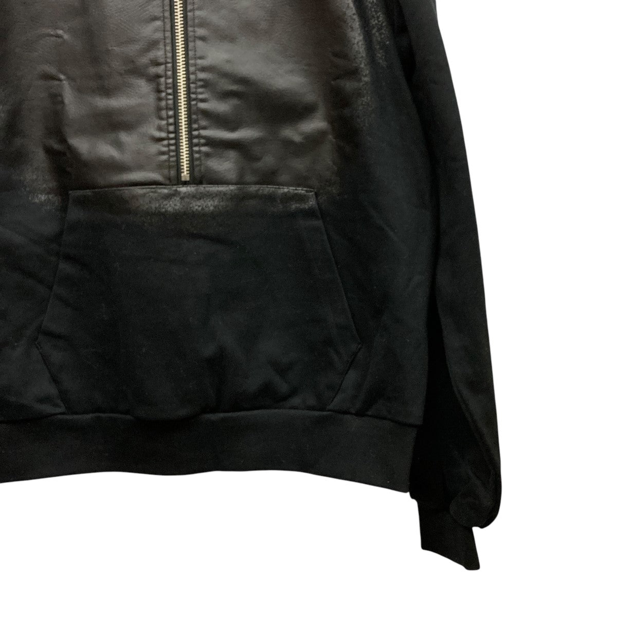 TAAKK(ターク) 24AWLEATHER SWEAT BLOUSONレザープリントハーフ