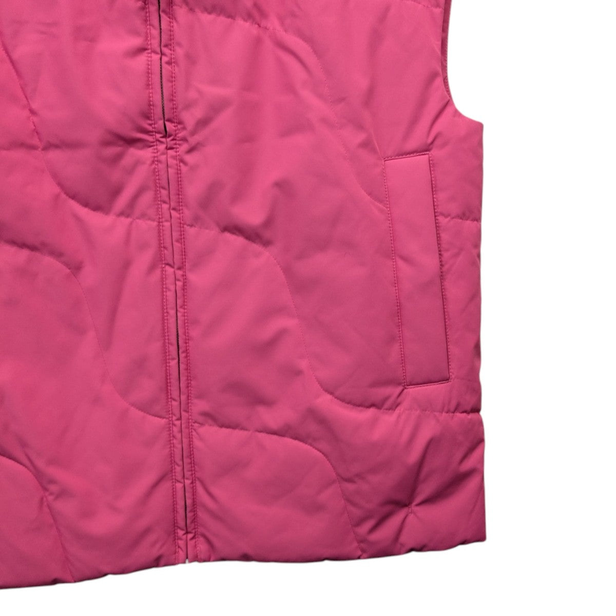 Huurre Unikko ダウンベスト marimekko（マリメッコ）の「Unikko / Huurre down west（ダウンベスト