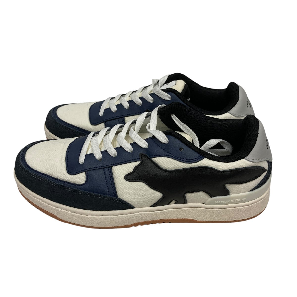MAISON KITSUNE(メゾンキツネ) CHIRU TRAINERS SNEAKERSローカットスニーカー アイボリー×ネイビー サイズ  27.0cm｜【公式】カインドオルオンライン ブランド古着・中古通販【kindal】