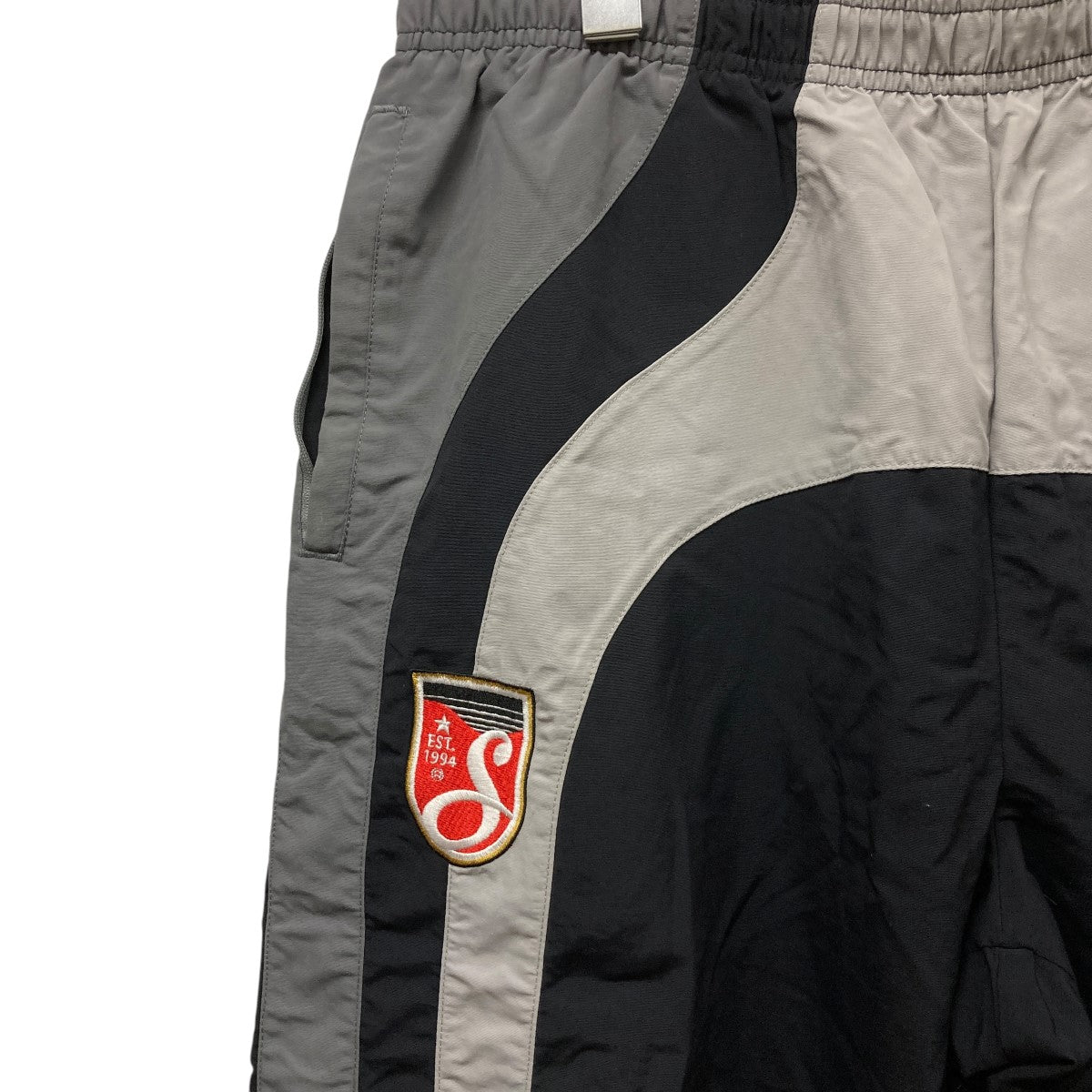 Supreme umbro ナイロンパンツ　Lサイズ Supreme×UMBRO 刺しゅうワッペンナイロンパンツ ブラック サイズ