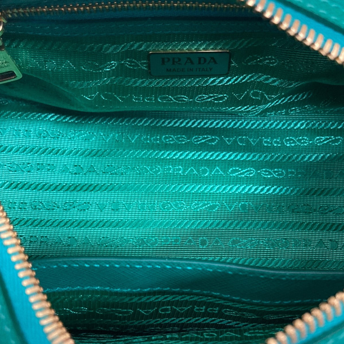 PRADA(プラダ) サフィアーノレザーショルダーバッグ グリーン