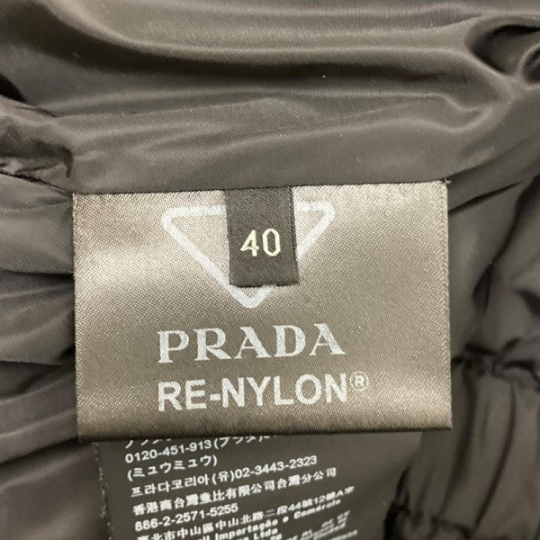 【希少サイズ】美品！プラダ ダウンジャケット ホワイト三角プレートロゴ　44 ○PRADA○三角ロゴ ダウンジャケット 29X544 (PRADA/ダウンジャケット