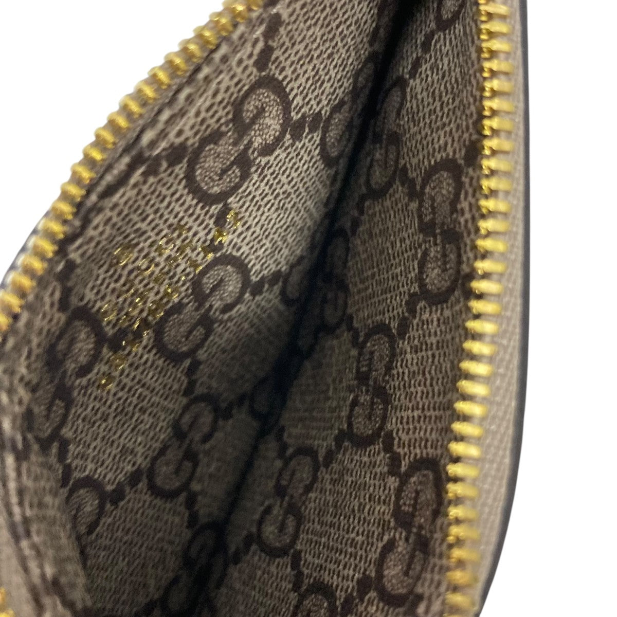 GUCCI×BALENCIAGA ストラップ付きGGロゴフラグメントケース