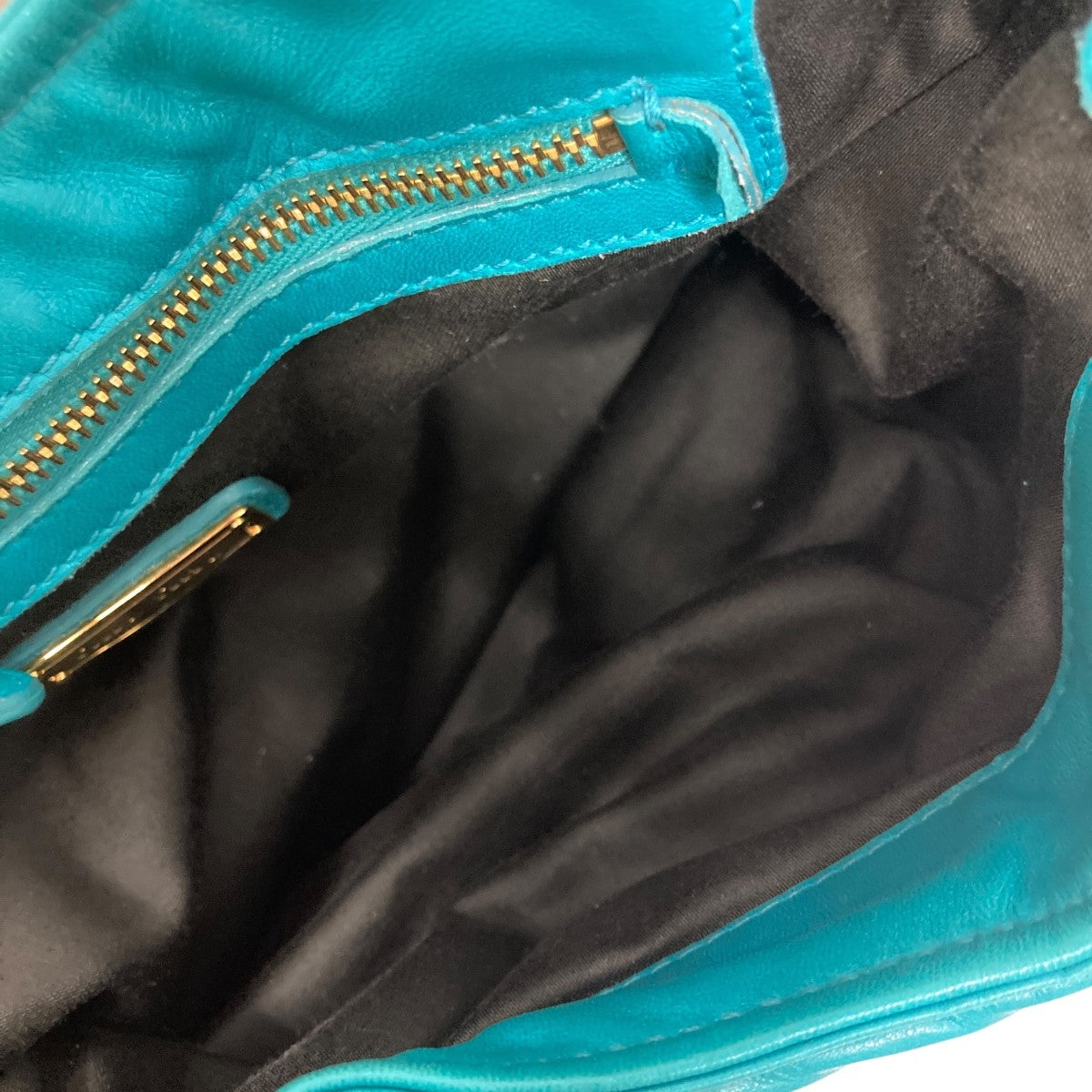 MIU MIU(ミュウミュウ) ハンドバッグ ターコイズ サイズ ONESIZE