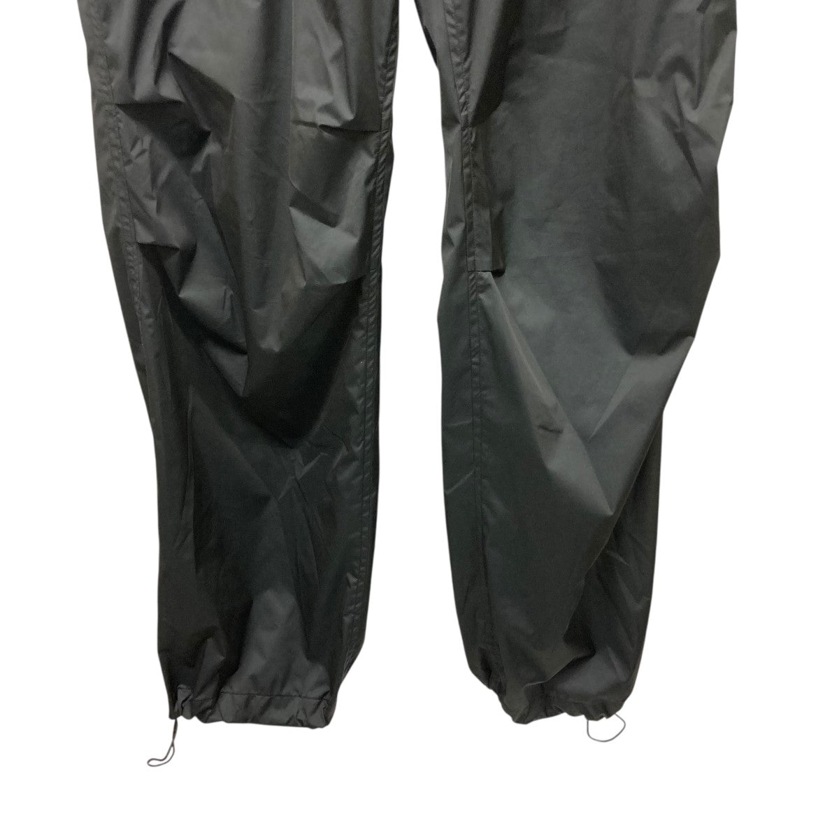 AURALEE フィールドパンツ ポリエステル AURALEE「HARD TWIST POLYESTER SATIN LAMINATE FIELD PANTS