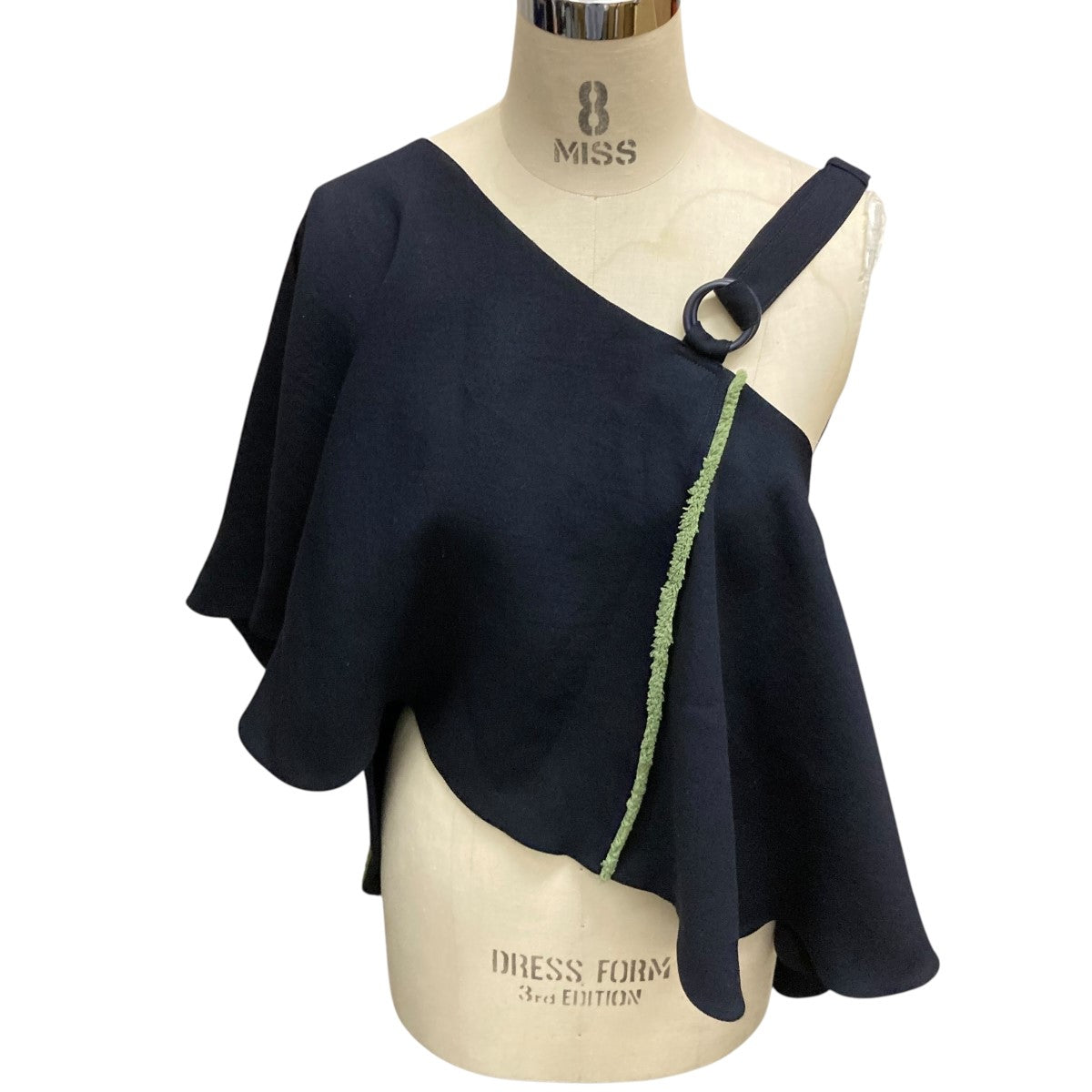 新品タグ付　イッセイミヤケ　アシンメトリー　プルオーバー　ブラウス　ポンチョ ISSEY MIYAKE 132．5(イッセイ ミヤケ132 5) QUADRANT CYCLE