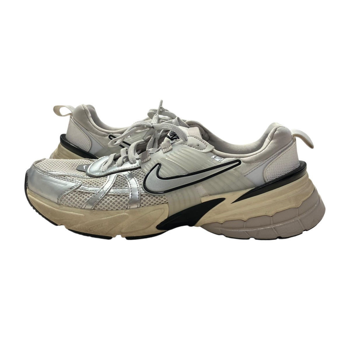 Nike スニーカー シルバー　22,５センチ NIKE - ナイキ シルバー スニーカーの通販 by ai｜ナイキならラクマ