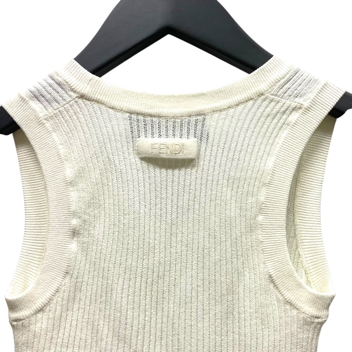 フェンディ FENDI リブタンクトップ FZX966 ANJC ホワイト サイズ：36 FENDI(フェンディ) リブタンクトップFZX966 ANJC FZX966 ANJC