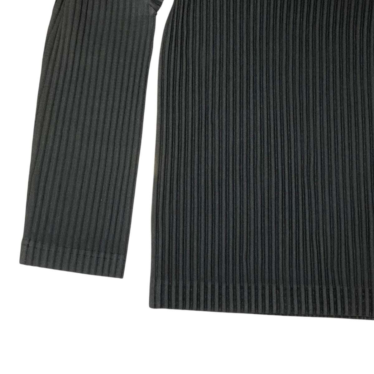 ISSEY MIYAKE ブラックカットソー BASICS – ISSEY MIYAKE ONLINE STORE