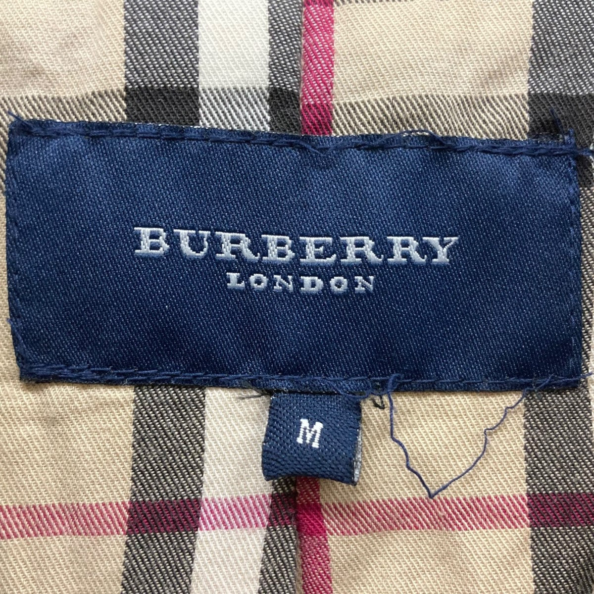 秋冬コート　BURBERRY LONDON ブラックコート ミッドレングス チェルシー ヘリテージ トレンチコート