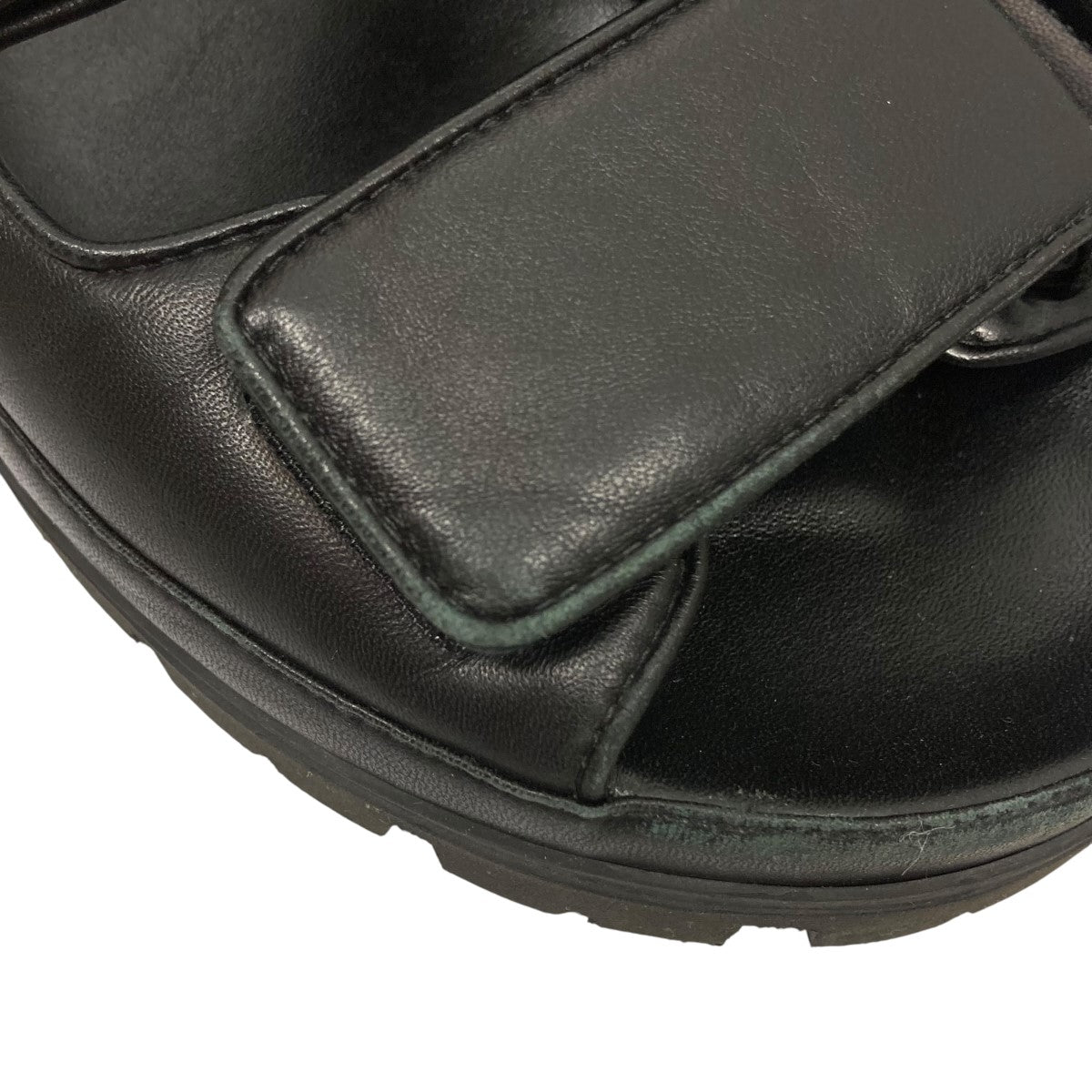 PRADA ブラックレザーサンダル ゴールドバックル　未使用に近い PRADAのフリマアイテム一覧
