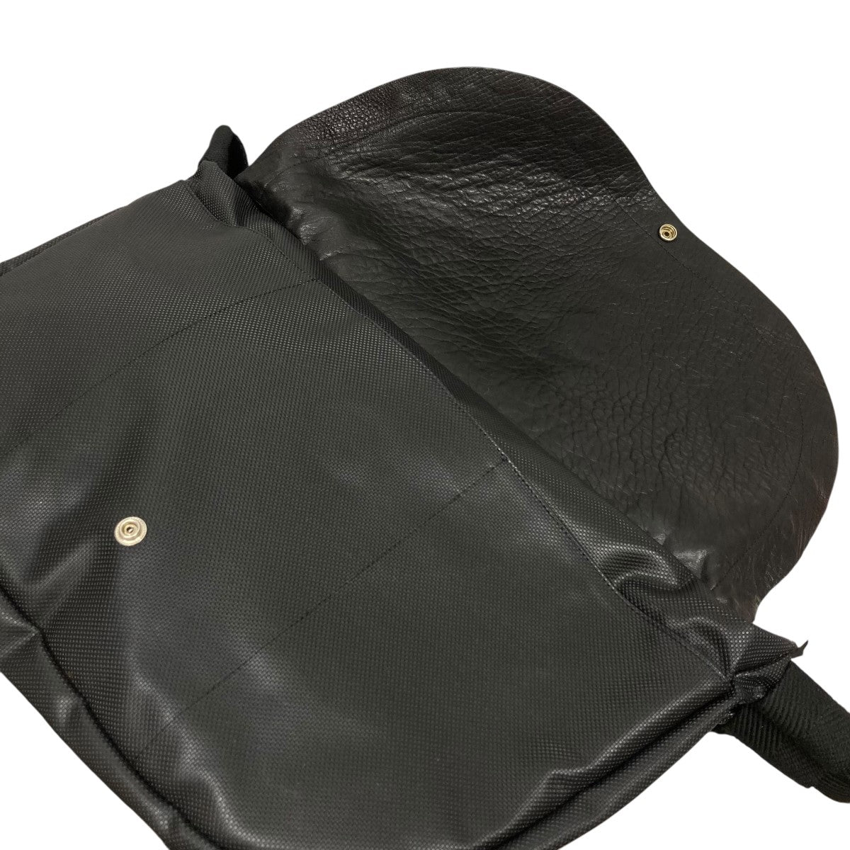 THUG CLUB(サグクラブ) DRAGON MESSENGER BAGレザースタッズ