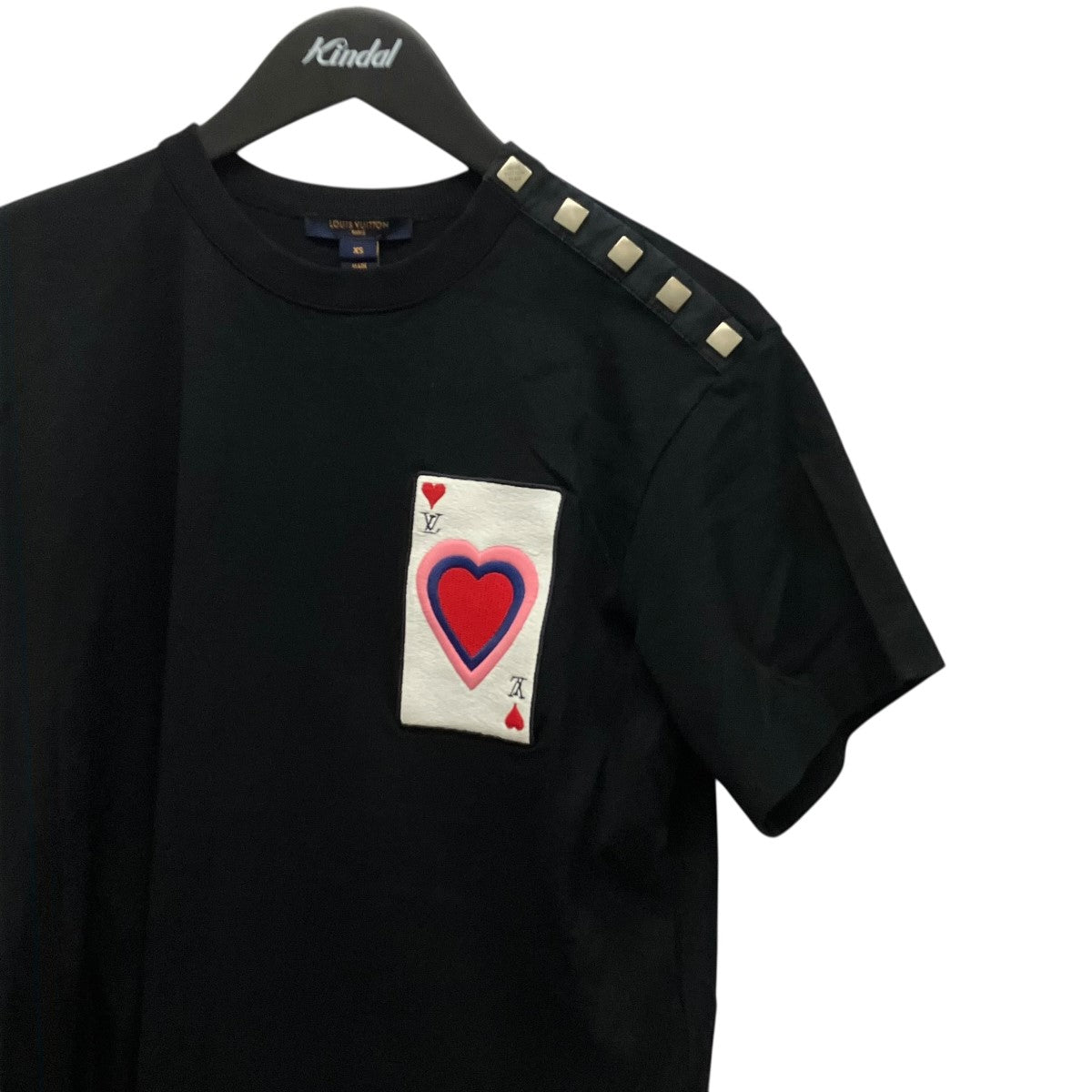 LOUIS VUITTON フロッキートランプ刺繍 ショルダーボタンTシャツRW211A UOL FKTS99 古着・中古-3枚目のアイテム画像