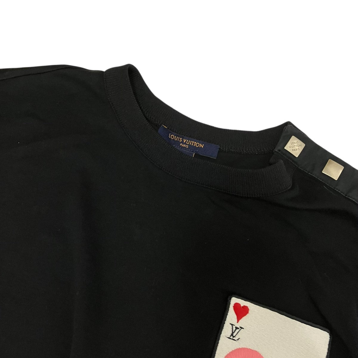 LOUIS VUITTON フロッキートランプ刺繍 ショルダーボタンTシャツRW211A UOL FKTS99 古着・中古-5枚目のアイテム画像