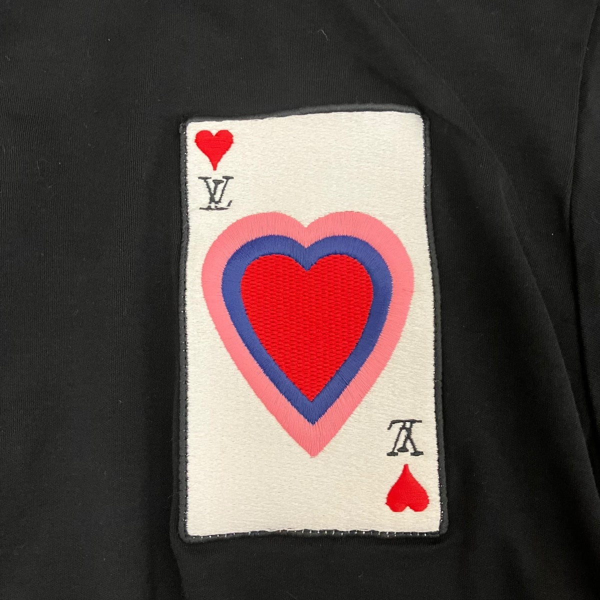 LOUIS VUITTON フロッキートランプ刺繍 ショルダーボタンTシャツRW211A UOL FKTS99 古着・中古-6枚目のアイテム画像