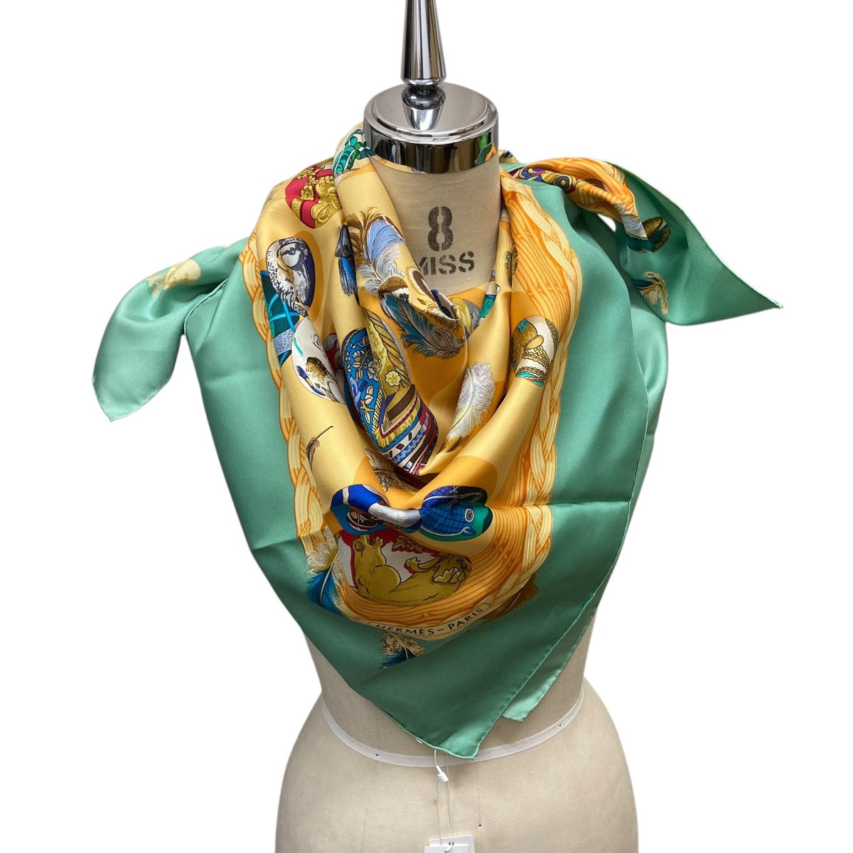 HERMES(エルメス) カレ 90 COUVEE D HERMES大判シルクスカーフ