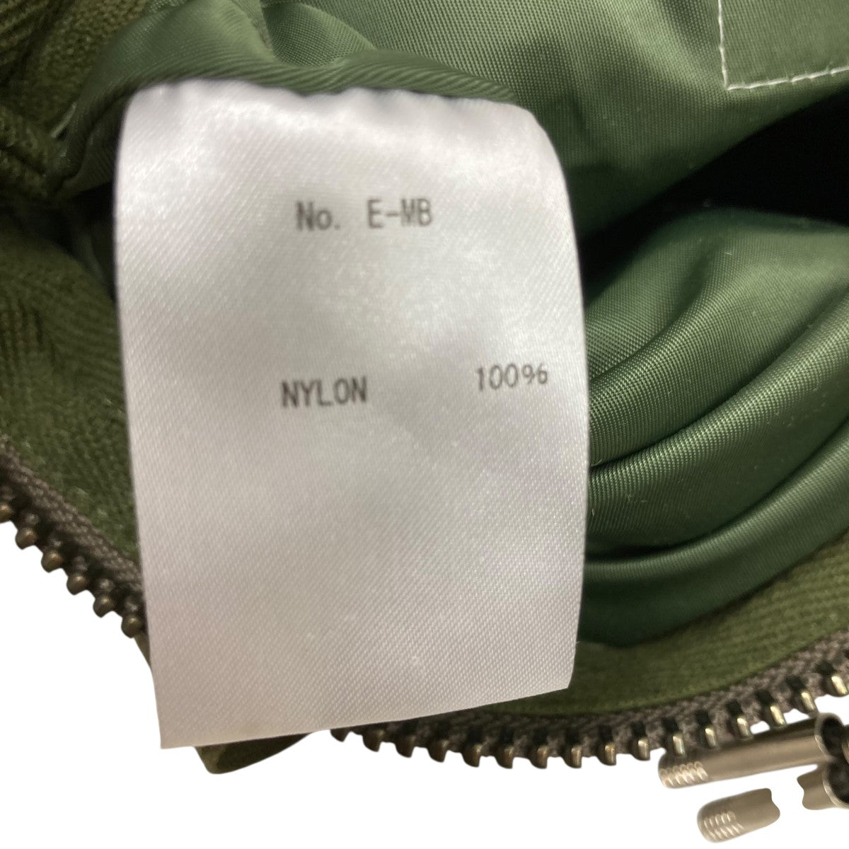 25SSBack in the PouchショルダーポーチE-MB