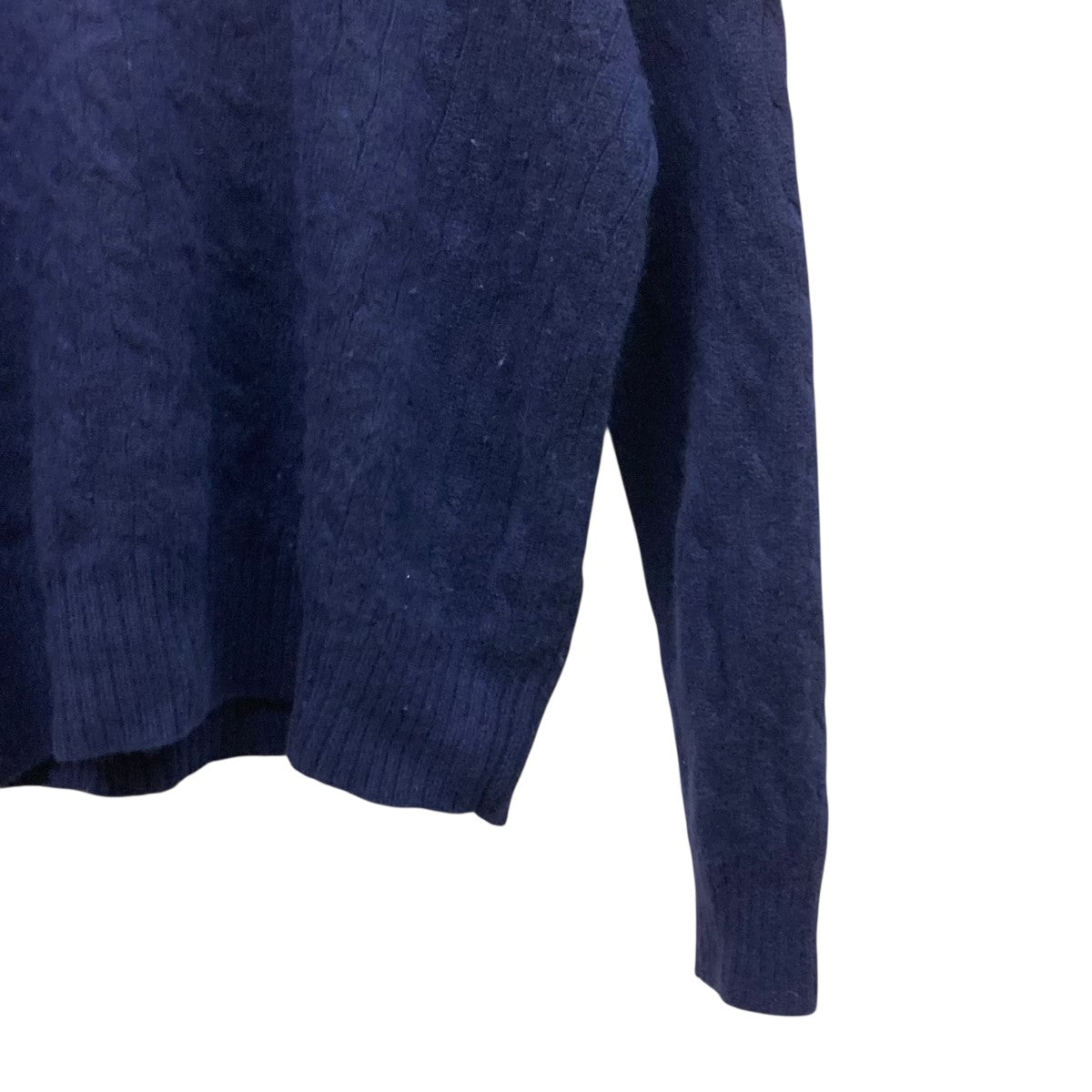 ケーブル柄クルーネックカシミヤニット